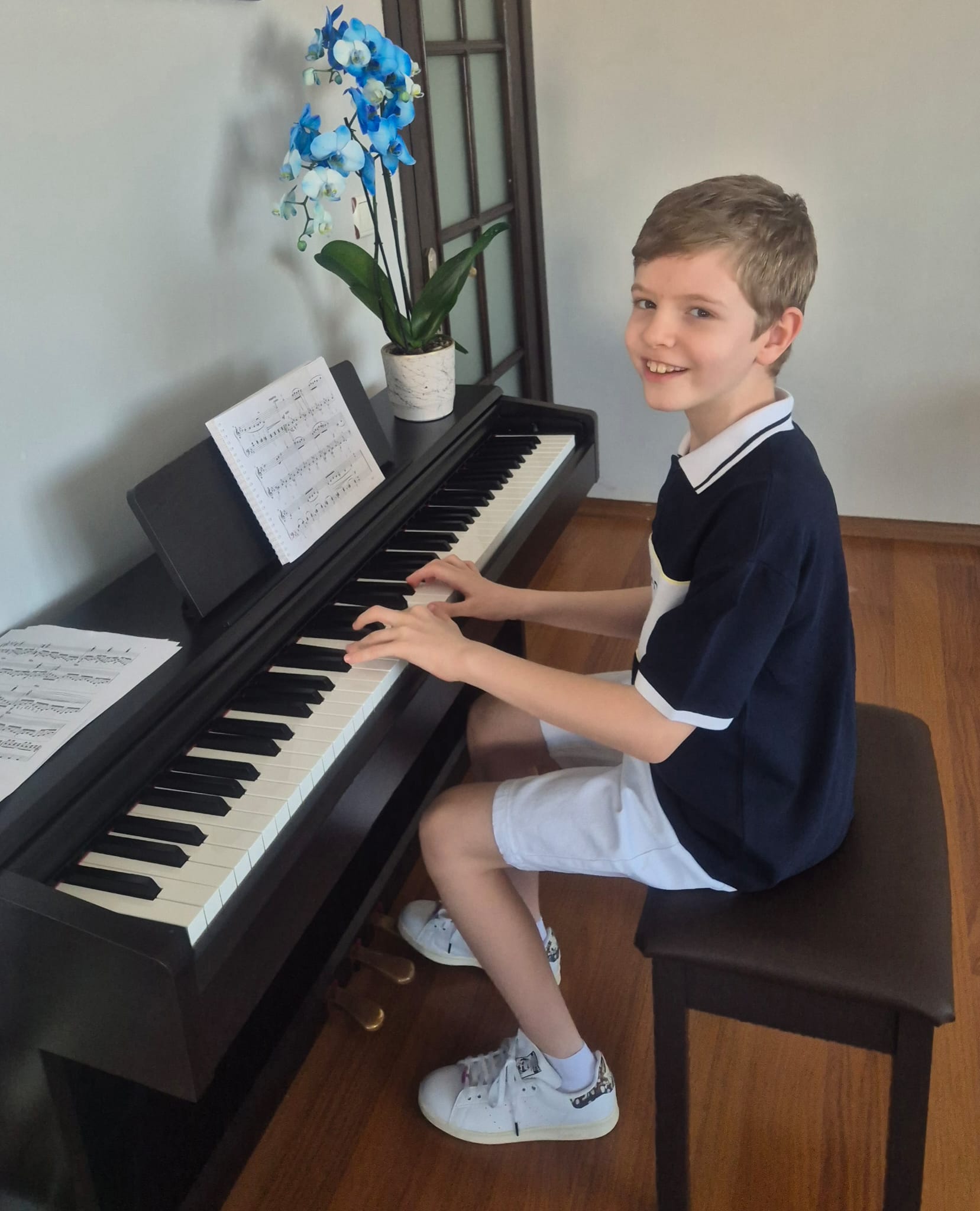 Piyano dersi sırasında / During a piano lesson